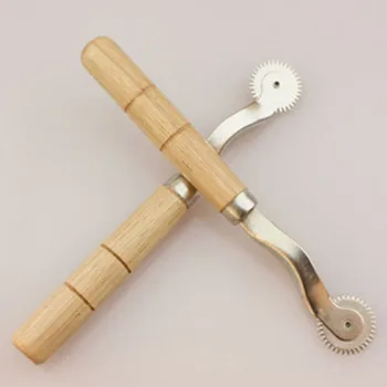 Набор инструментов для шитья с деревянной ручкой, практичный круг для трассировки рисунка с зазубренными краями, маркер для портновской строчки, новое поступление